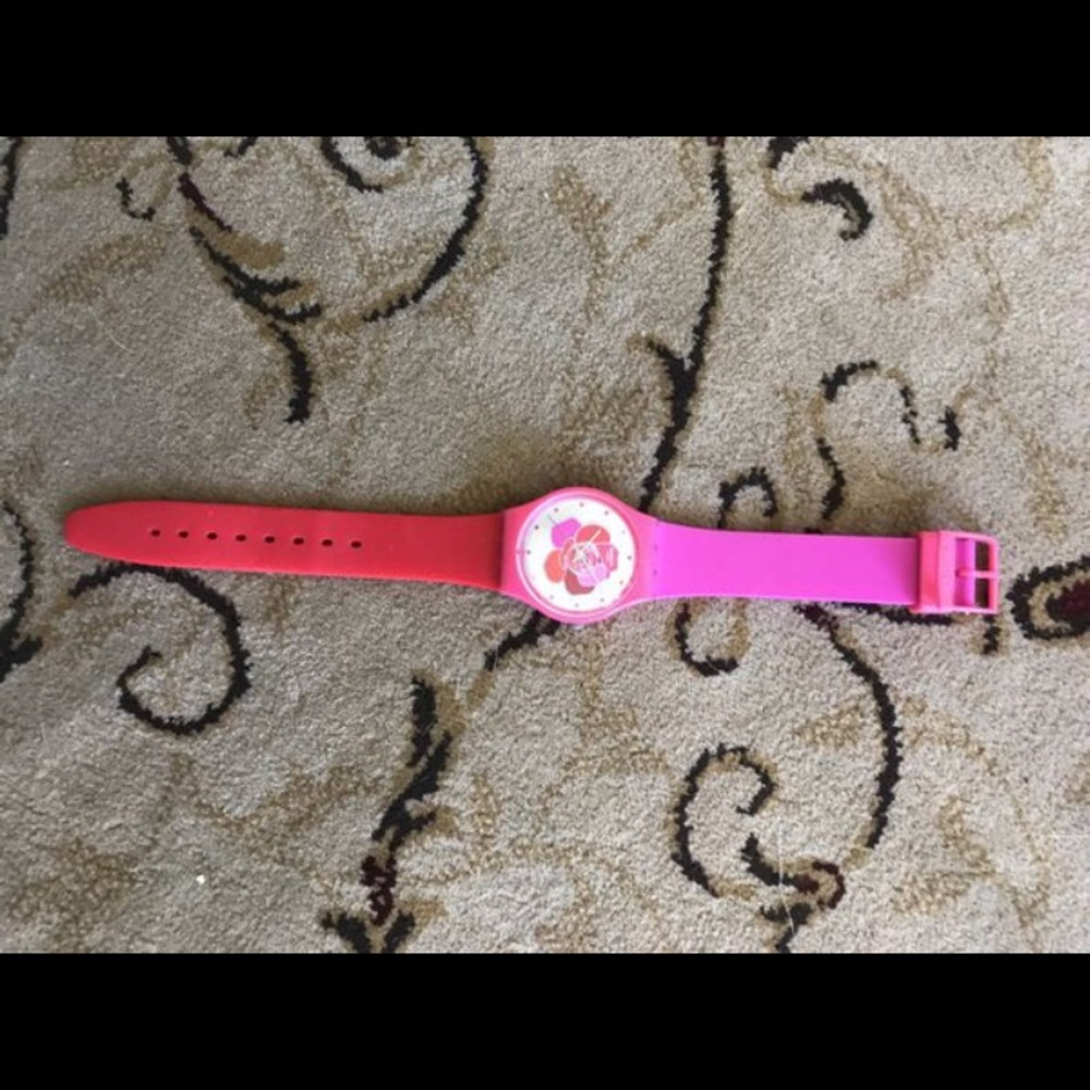 ‼️SOLD‼️Rose design SWATCH watch